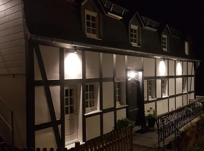 Stachelburg Μονσάου